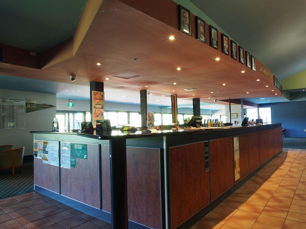 Golf Place Inn Wollongong Primbee Экстерьер фото