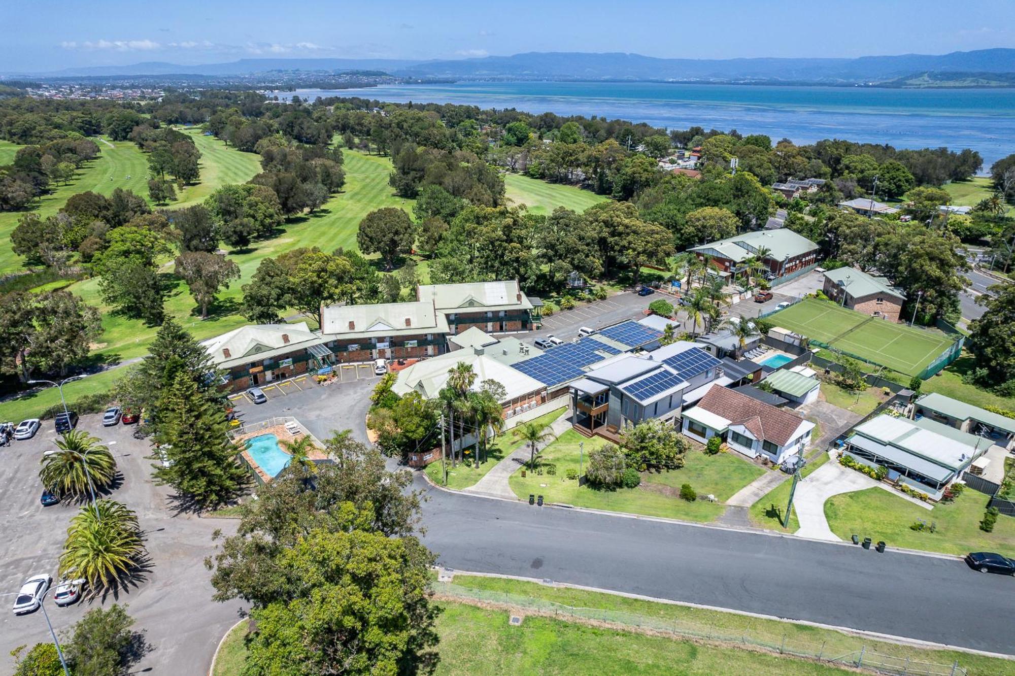 Golf Place Inn Wollongong Primbee Экстерьер фото