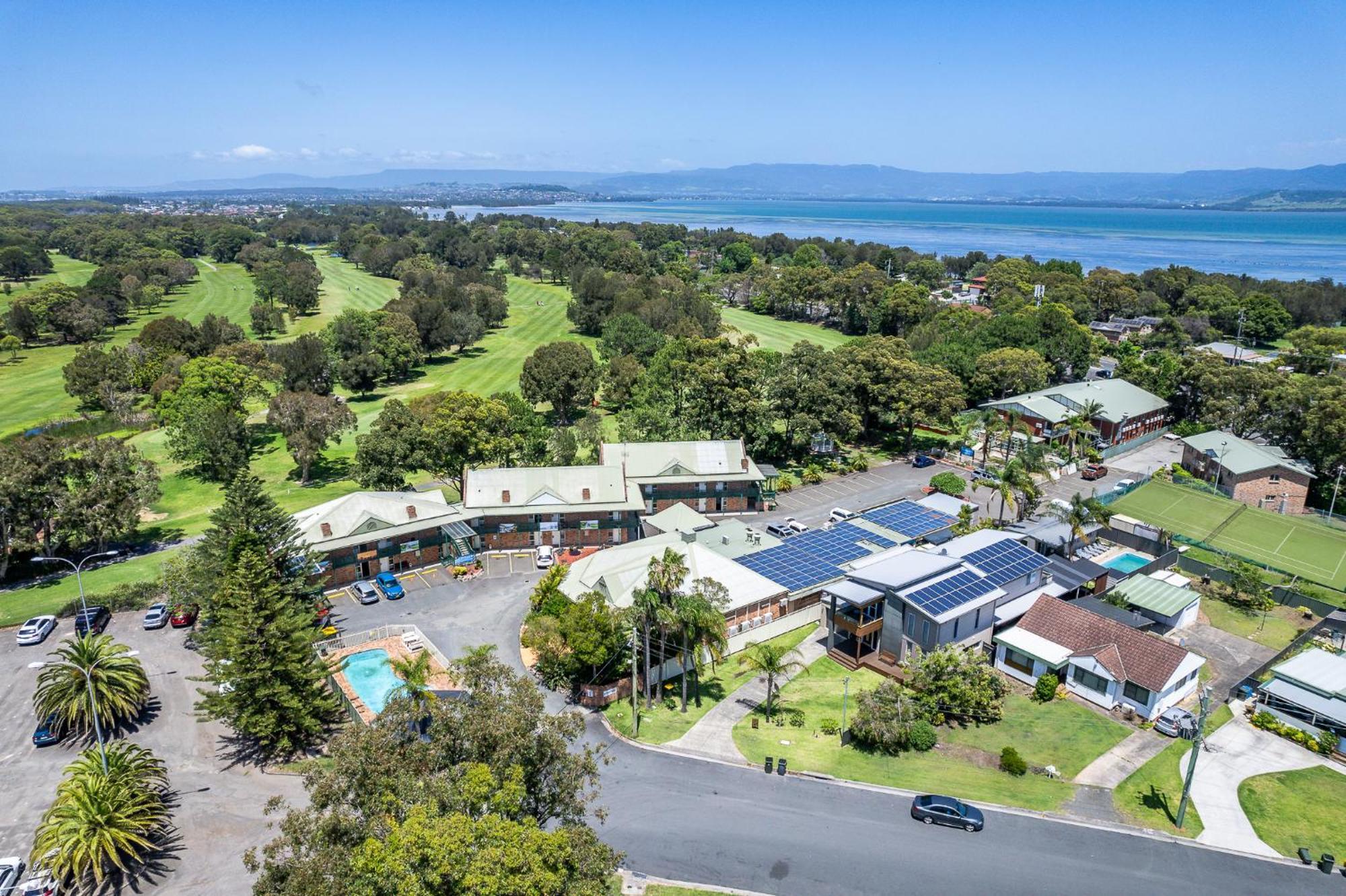 Golf Place Inn Wollongong Primbee Экстерьер фото