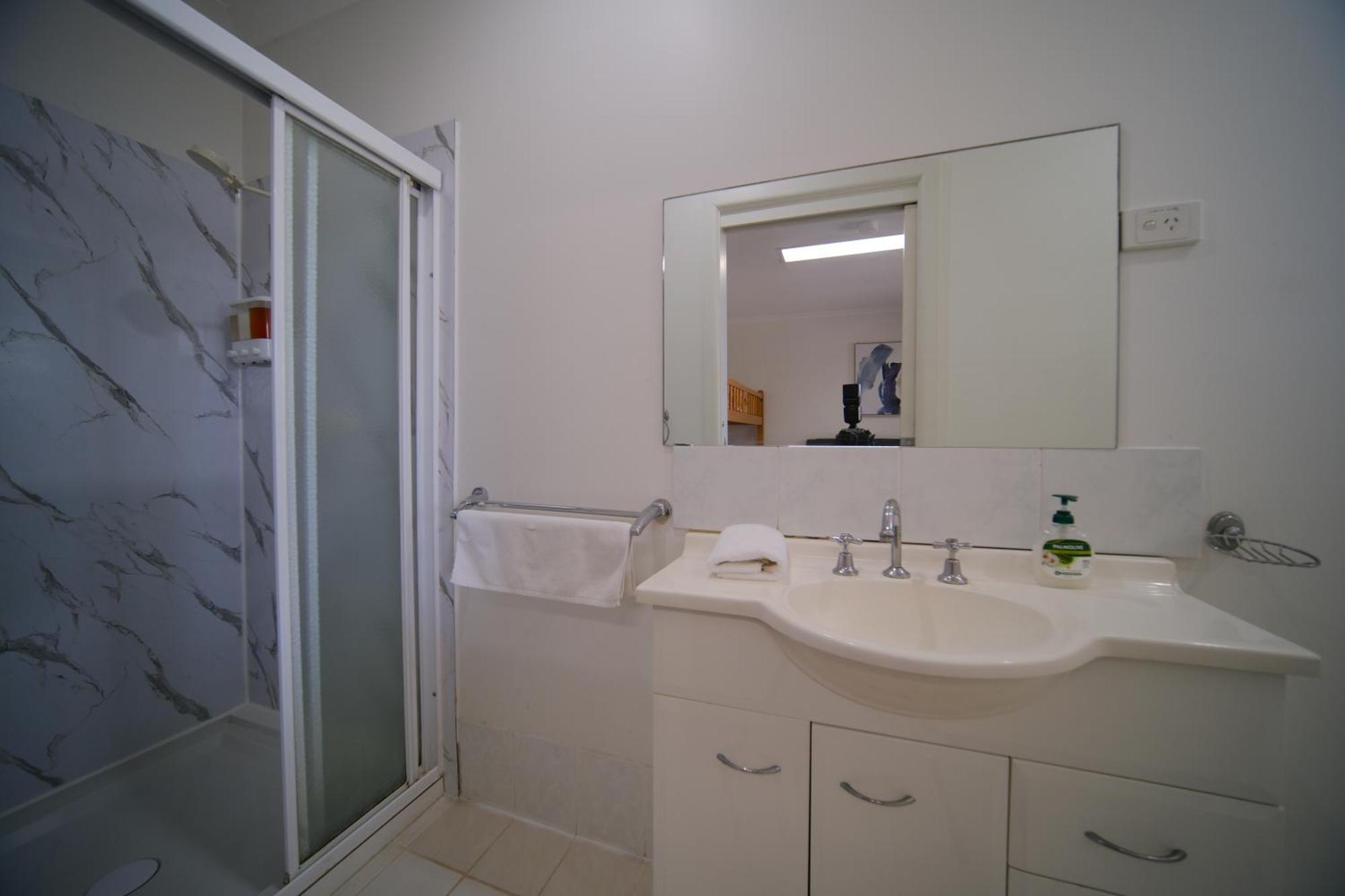 Golf Place Inn Wollongong Primbee Экстерьер фото