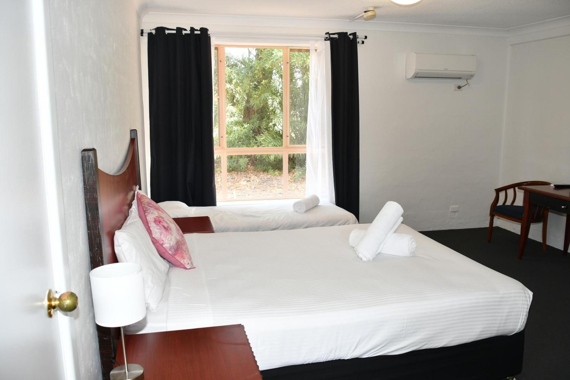 Golf Place Inn Wollongong Primbee Экстерьер фото