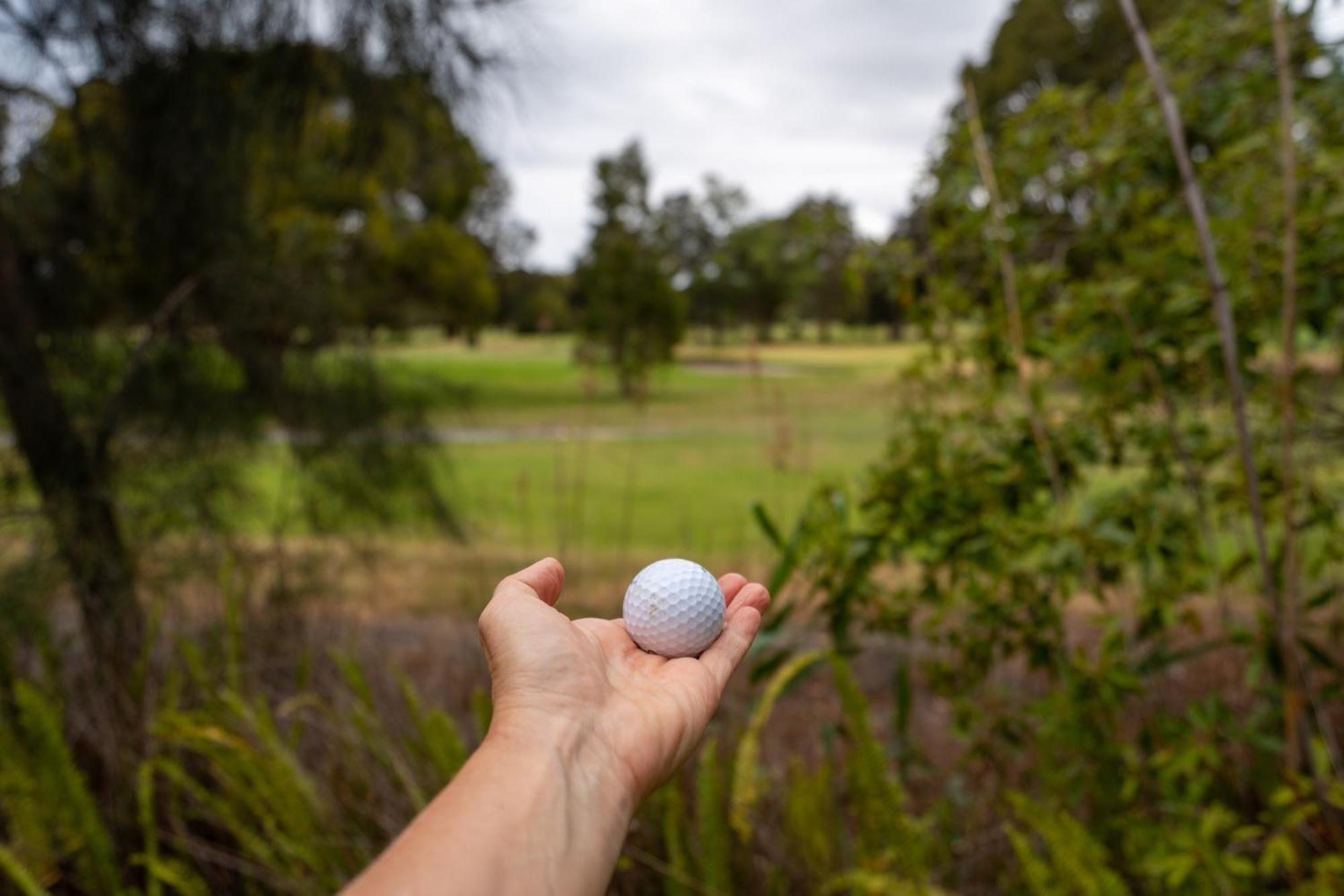 Golf Place Inn Wollongong Primbee Экстерьер фото